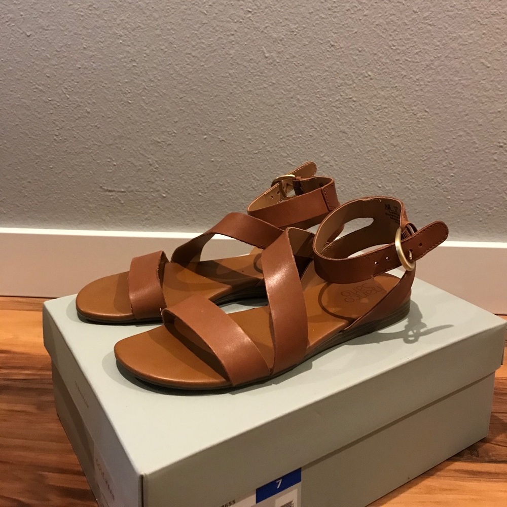 Franco Sarto Gustar brown leather sandals